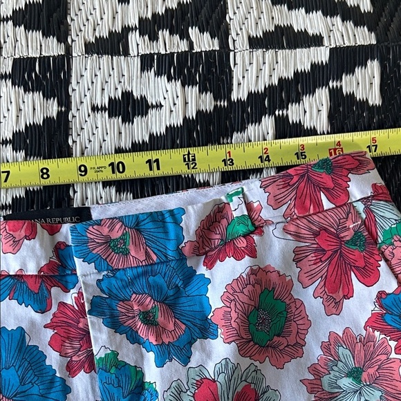 Banana Republic High Waist Floral Shorts - Multicolor C - Picture 6 of 8